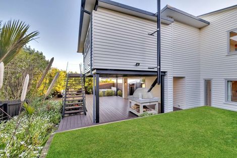 Photo of property in 6 Dunkeld Lane, Redcliffs, Christchurch, 8081