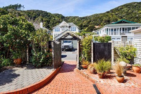 Photo of property in 5 Tui Road, Days Bay, Lower Hutt, 5013