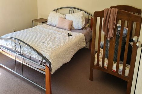 Photo of property in 3 Gina Avenue, Ranui, Auckland, 0612