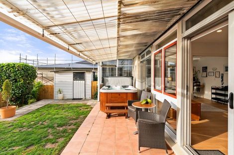 Photo of property in 81 Seaview Road, Paremata, Porirua, 5024