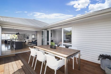 Photo of property in 24 Regent Street, Devonport, Auckland, 0624