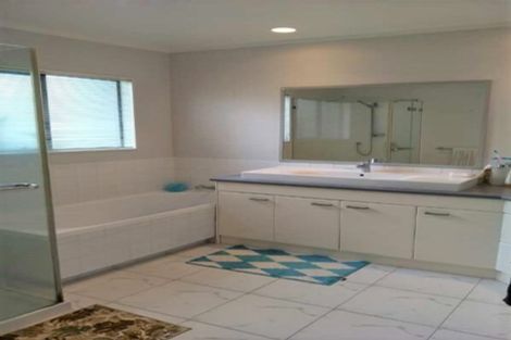 Photo of property in 1 Chiania Place, Somerville, Auckland, 2014