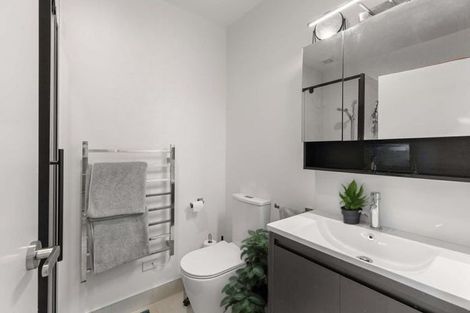 Photo of property in 26 Kotuitui Street, Manukau, Auckland, 2104