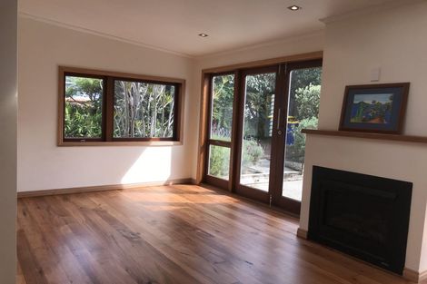 Photo of property in 4 Tobruk Crescent, Milford, Auckland, 0620