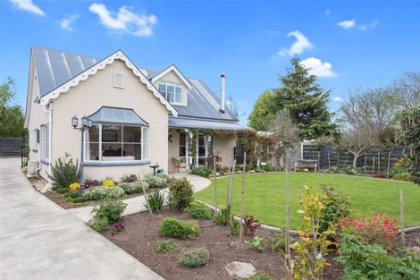 Photo of property in 33 Taranaki Drive, Woodend, 7610