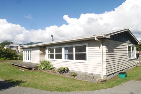 Photo of property in 15 Hillcrest Road, Raumati South, Paraparaumu, 5032