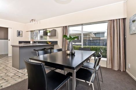 Photo of property in 1 Burwood Place, Silverdale, Hamilton, 3216