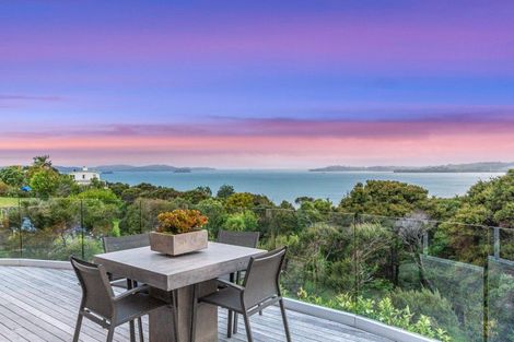 Photo of property in 2 Puriri Place, Sandspit, Warkworth, 0982