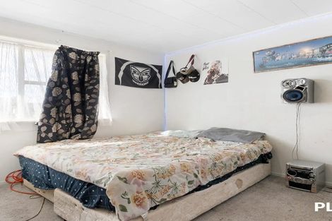 Photo of property in 2 Awakino Place, Manurewa, Auckland, 2102