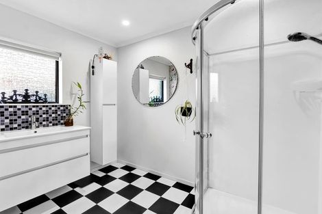 Photo of property in 8a Birdwood Avenue, Moturoa, New Plymouth, 4310