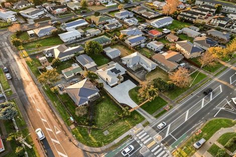 Photo of property in 37 Mckenzie Road, Mangere Bridge, Auckland, 2022