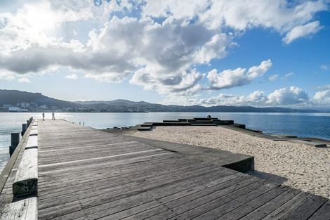 Photo of property in 4/154 Oriental Parade, Oriental Bay, Wellington, 6011
