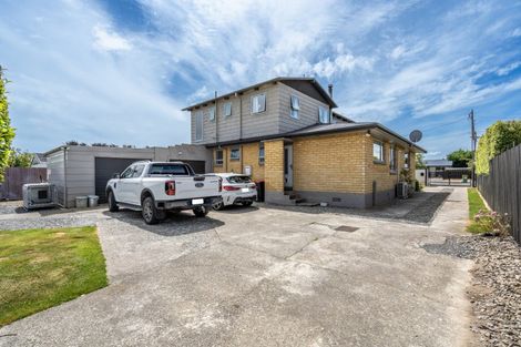Photo of property in 82 Dalwharn Street, Wallacetown, 9816