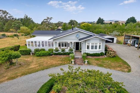 Photo of property in 11 Campbell Drive, Martinborough, 5711