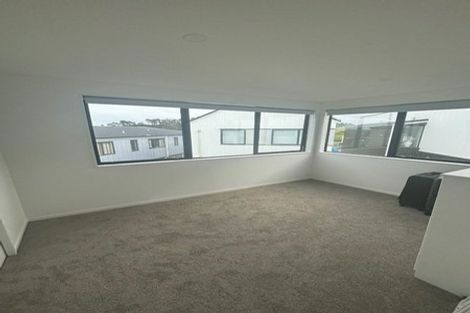 Photo of property in 53 Sunnyheights Road, Orewa, 0931