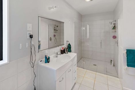 Photo of property in 75 Adelaide Road, Dannevirke, 4978