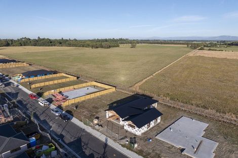 Photo of property in 39 Mehrtens Crescent, Woodend, 7691