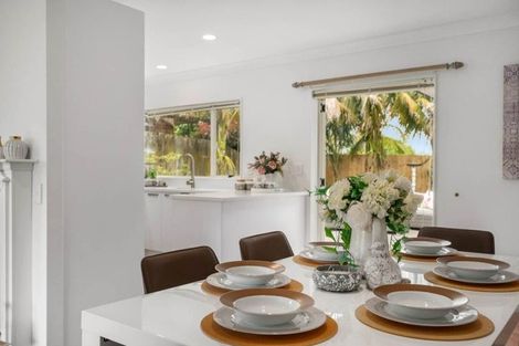 Photo of property in 2/12 Nakhle Place, Manurewa, Auckland, 2105