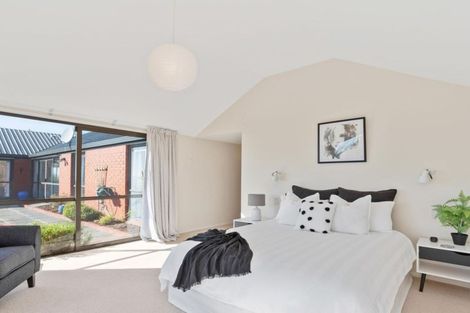 Photo of property in 224 Mount Pleasant Road, Mount Pleasant, Christchurch, 8081