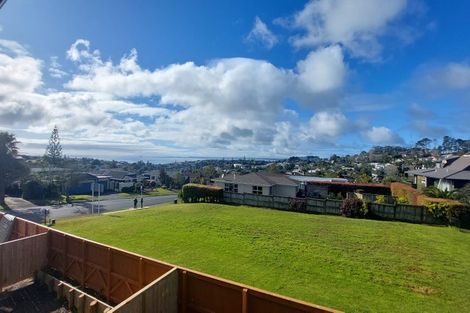 Photo of property in 1/2 Maxwelton Drive, Mairangi Bay, Auckland, 0630