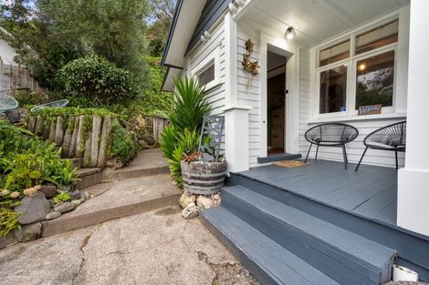 Photo of property in 49 Faraday Street, Hospital Hill, Napier, 4110