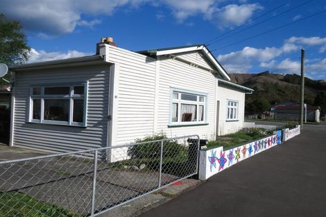 Photo of property in 35 Walsh Street, Reefton, 7830