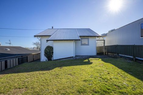 Photo of property in 16 Bulteel Street, New Plymouth, 4310