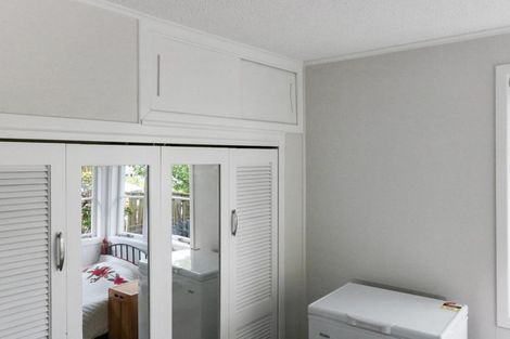 Photo of property in 1 Marewa Street, Te Atatu South, Auckland, 0610