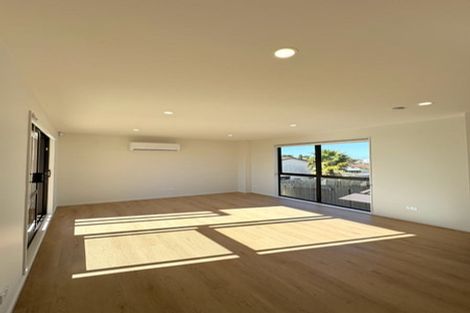 Photo of property in 27c Te Atatu Road, Te Atatu South, Auckland, 0610