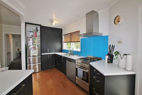 Photo of property in 24 Paragon Avenue, Beach Haven, Auckland, 0626
