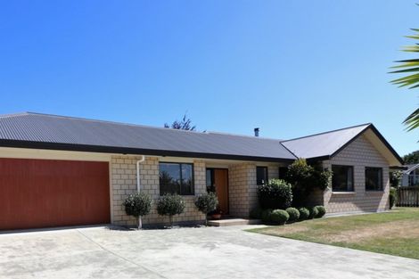 Photo of property in 8a Allan Street, Dannevirke, 4930