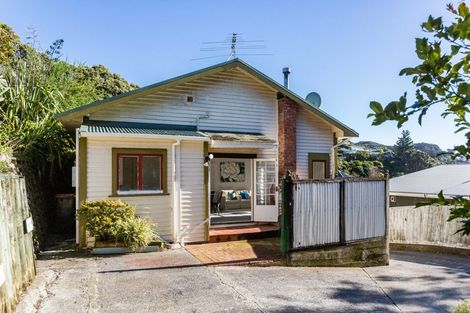 Photo of property in 61 Severn Street, Island Bay, Wellington, 6023