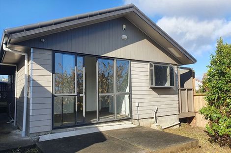 Photo of property in 27 Pahi Place, West Harbour, Auckland, 0618