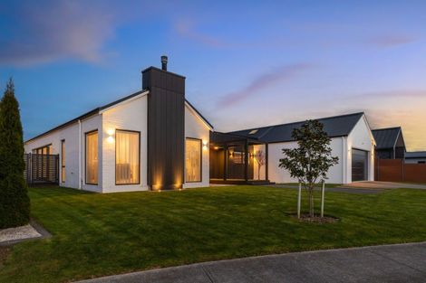Photo of property in 24 Phoenix Palms Grove, Levin, 5510