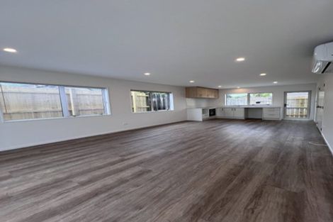 Photo of property in 9 Sheralee Place, Bucklands Beach, Auckland, 2014