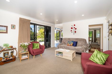 Photo of property in 56 Sapperton Drive, Henderson, Auckland, 0612