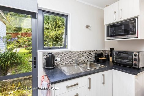 Photo of property in 33 Montgomery Street, Stokes Valley, Lower Hutt, 5019
