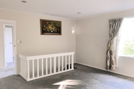 Photo of property in 25 Finn Place, Totara Vale, Auckland, 0629