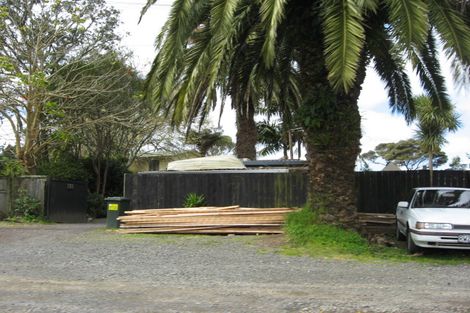 Photo of property in 121 Ferry Parade, Herald Island, Auckland, 0618