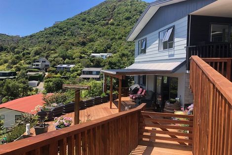 Photo of property in 4 Finlay Grove, Waikawa, Picton, 7220