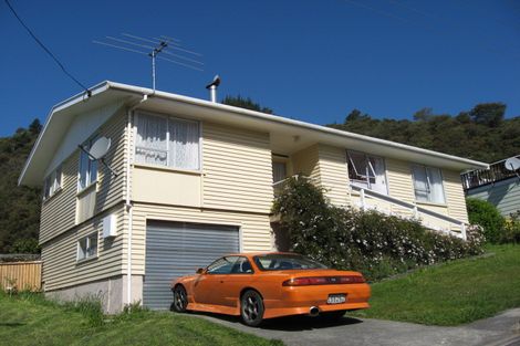 Photo of property in 79 Milton Terrace, Picton, 7220