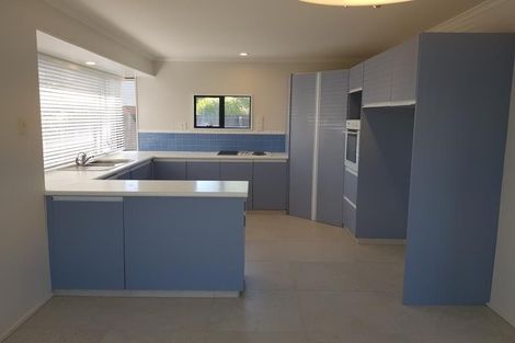 Photo of property in 28 Farnley Place, Parklands, Christchurch, 8083