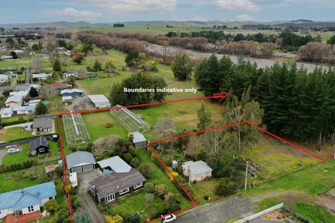 Photo of property in 4 Guy Street, Waipawa, 4210