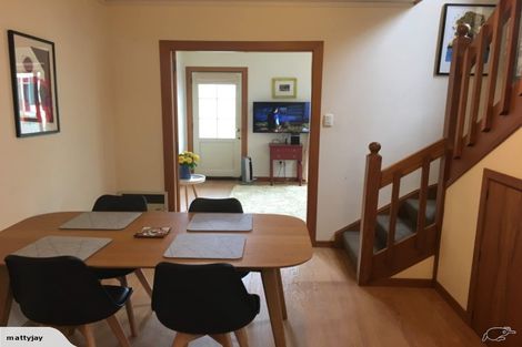 Photo of property in 2/5 Scarborough Terrace, Mount Victoria, Wellington, 6011