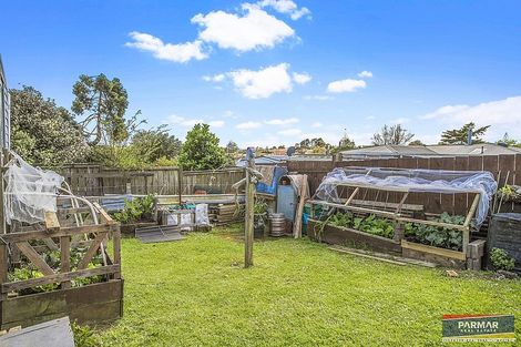 Photo of property in 11 Robert Burke Place, Henderson, Auckland, 0612