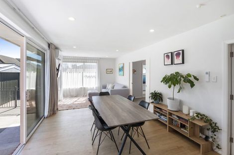 Photo of property in 11 Croziers Road, St Albans, Christchurch, 8052