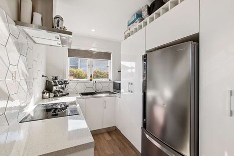 Photo of property in 10 Shirley Avenue, Papakura, 2110