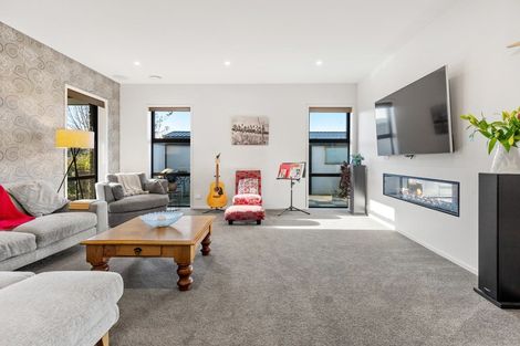 Photo of property in 28 De Bettencor Place, Mount Pisa, Cromwell, 9383