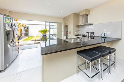 Photo of property in 87 Popokatea Drive, Takanini, 2112