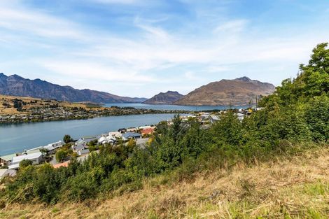 Photo of property in 7 Conifer Lane, Queenstown, 9300